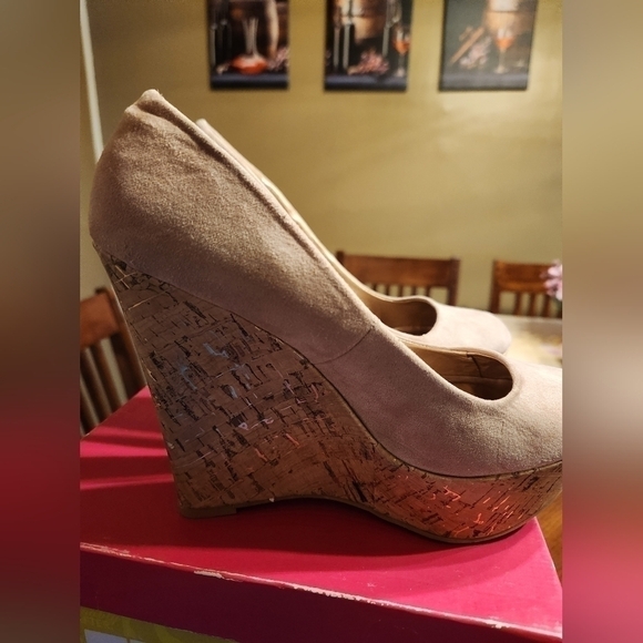 Charlotte Russe wedge shoe - Picture 6 of 6